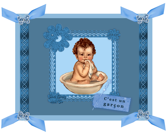 "C'est un garçon" - Bébé dans son bain...